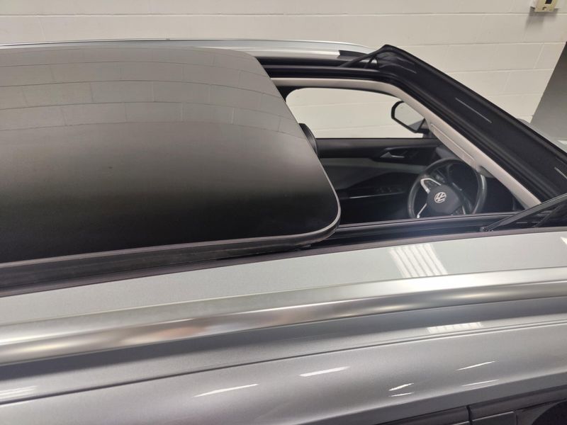 Used 2022 Volkswagen Taos SEAWD w/SunroofImage 6