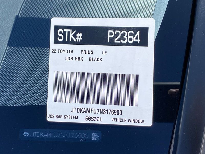2022 Toyota Prius LEImage 33
