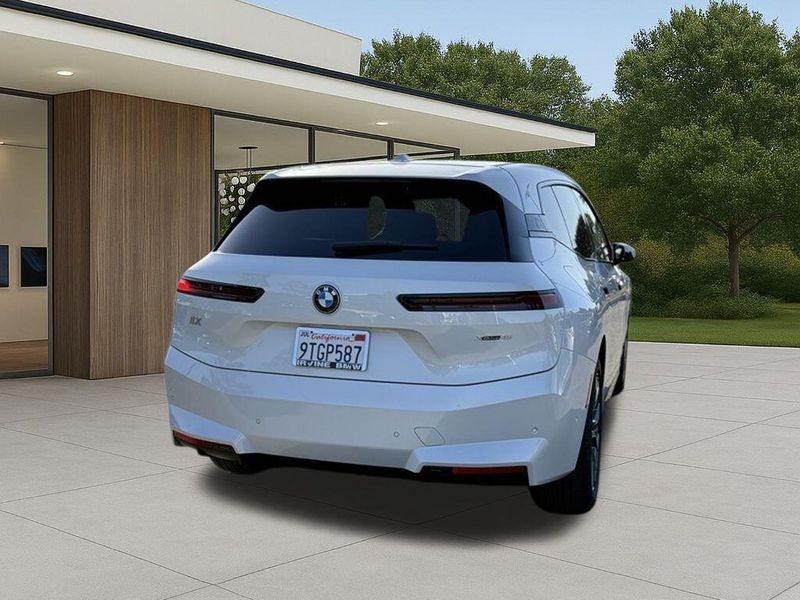 Used 2026 BMW iX xDrive45Image 9