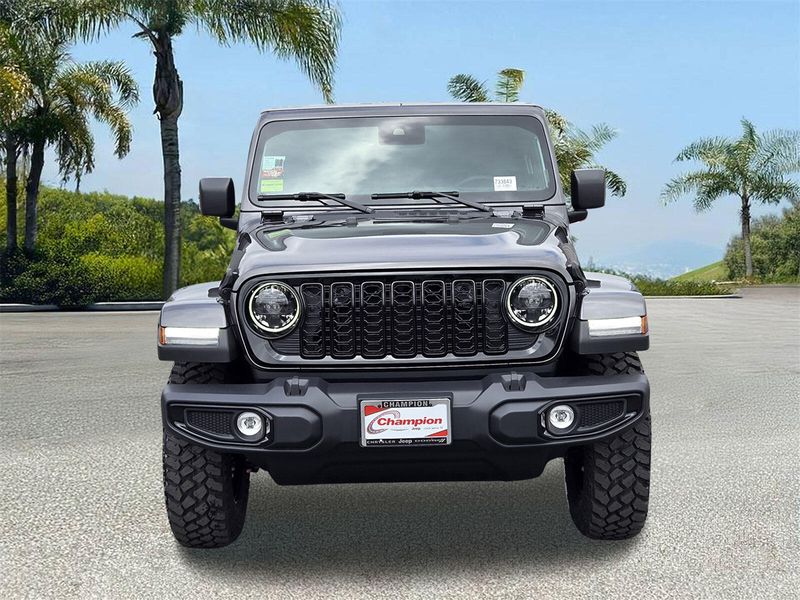 2025 Jeep Gladiator Willys photo 3