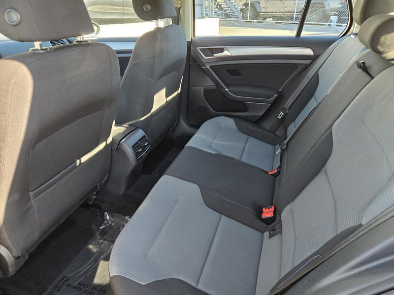 Used 2016 Volkswagen e-Golf 4dr HB SE