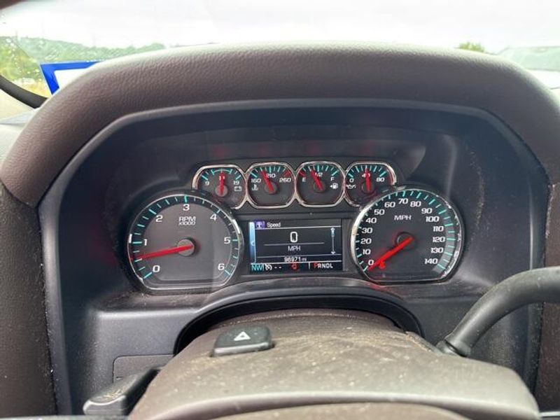 2017 Chevrolet Silverado 1500 LT photo 12