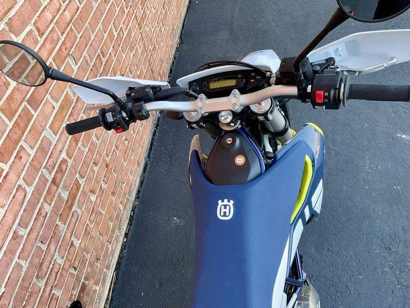 2024 Husqvarna Enduro 701Image 8