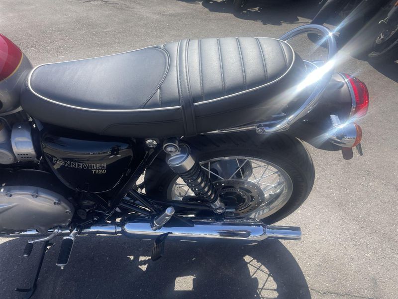 Used 2023 Triumph Bonneville T120 Image 12