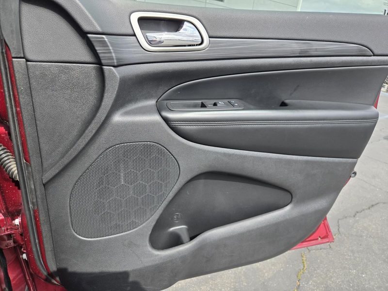 Used 2022 Jeep Grand Cherokee WK Laredo E 4x2