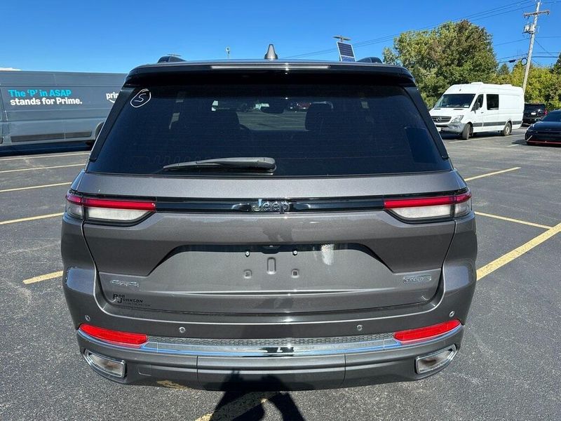 2022 Jeep Grand Cherokee Overland photo 6