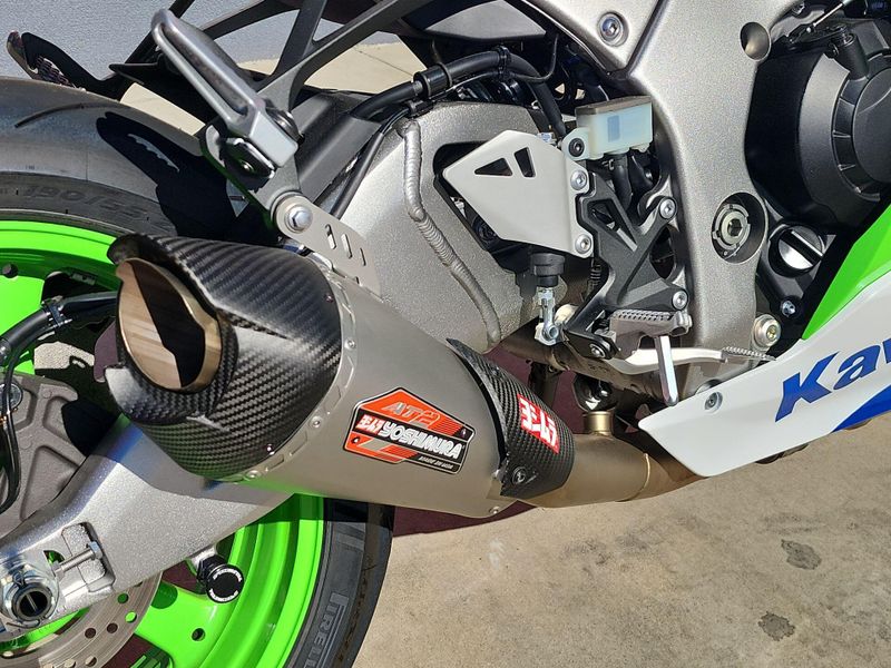 Used 2024 Kawasaki NINJA ZX-10R ABS 40th ANNIVERSARY Image 13