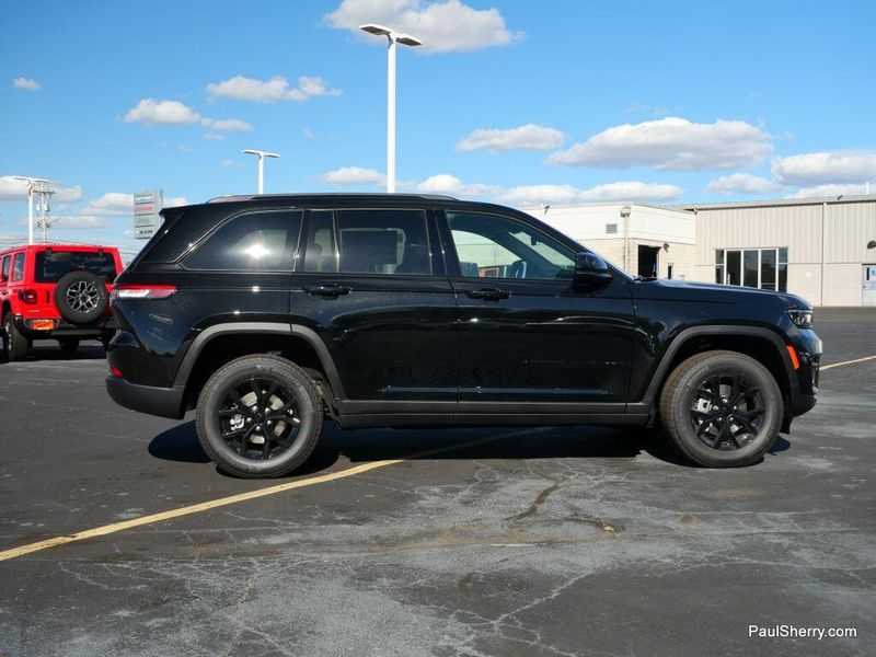 New 2025 Jeep Grand Cherokee Altitude X 4x4
