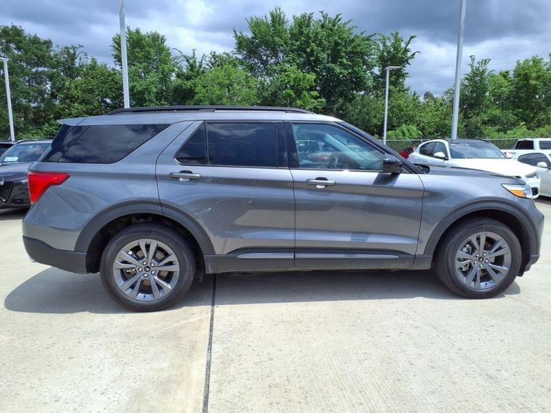 2023 Ford Explorer XLTImage 5