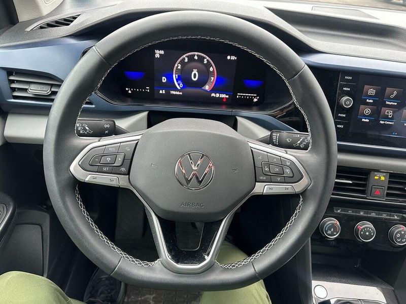 2023 Volkswagen Taos 1.5T SEImage 2