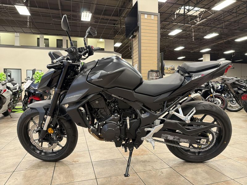 New 2025 Honda CB750 HORNET Image 22