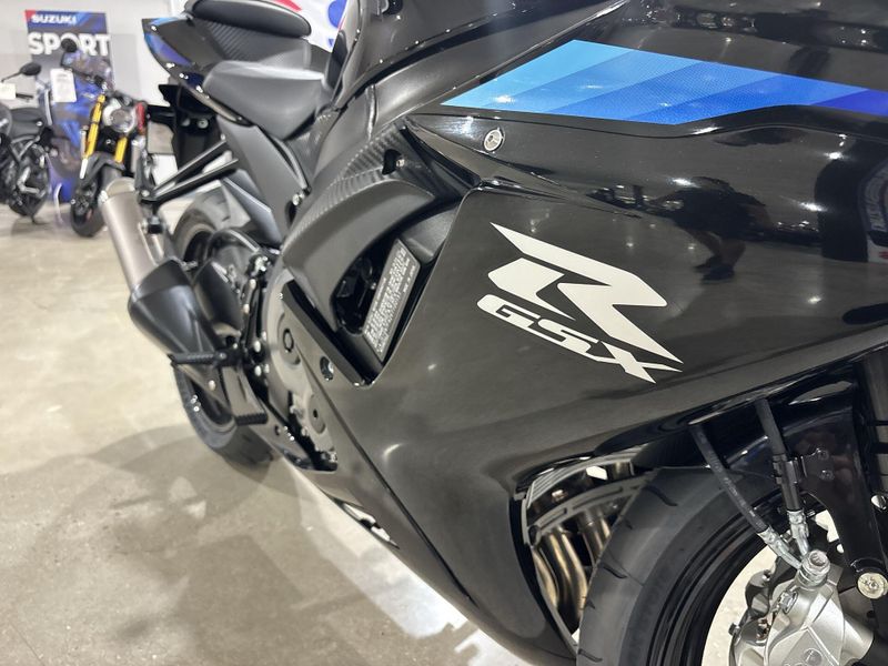 New 2027 Suzuki GSX-R600 Image 16