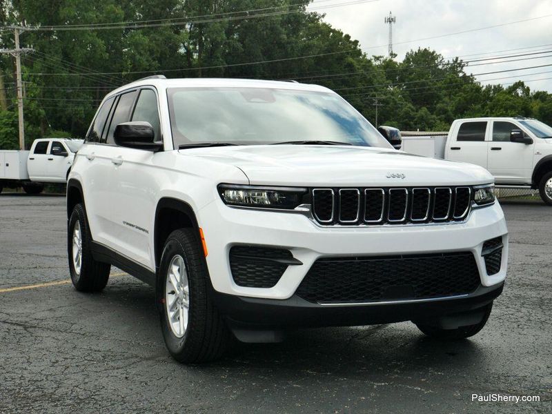 New 2025 Jeep Grand Cherokee Laredo 4x2Image 12