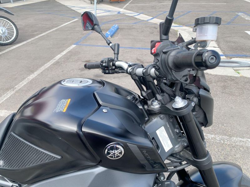 Used 2022 Yamaha MT-09 Image 21