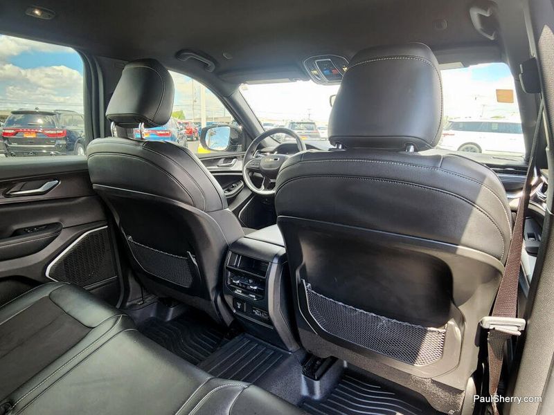 Used 2022 Jeep Grand Cherokee Altitude