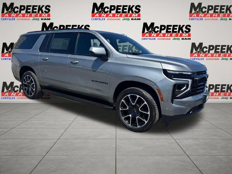Used 2026 Chevrolet Suburban RSTImage 7
