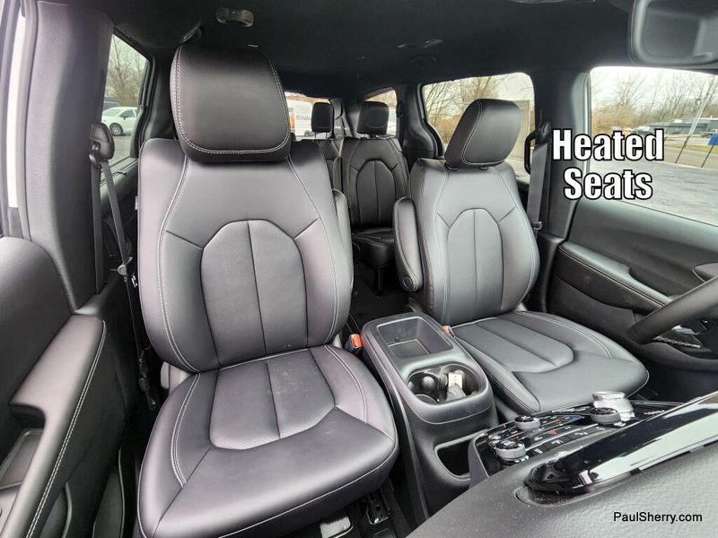 New 2026 Chrysler Voyager Lx