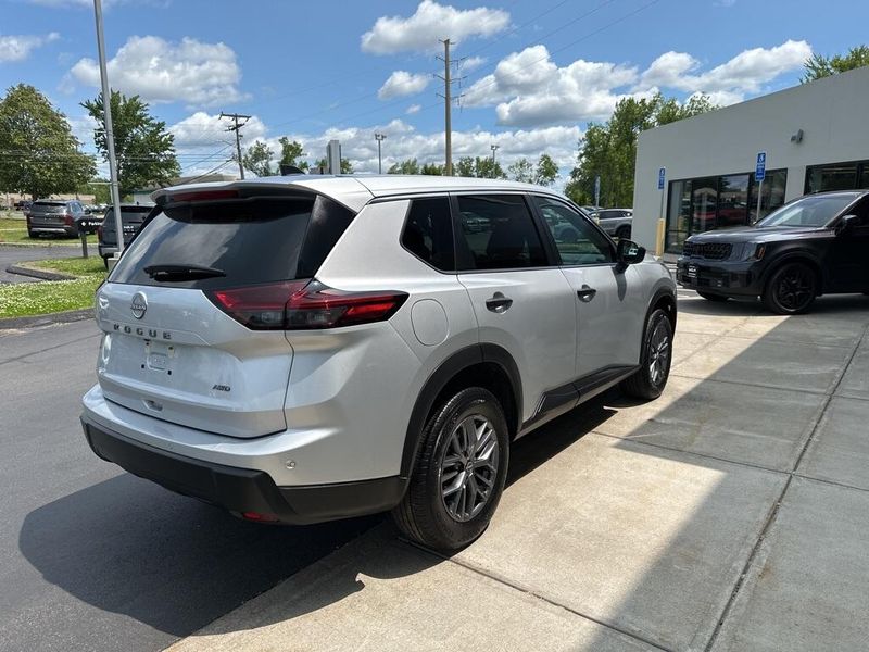 2024 Nissan Rogue SImage 5