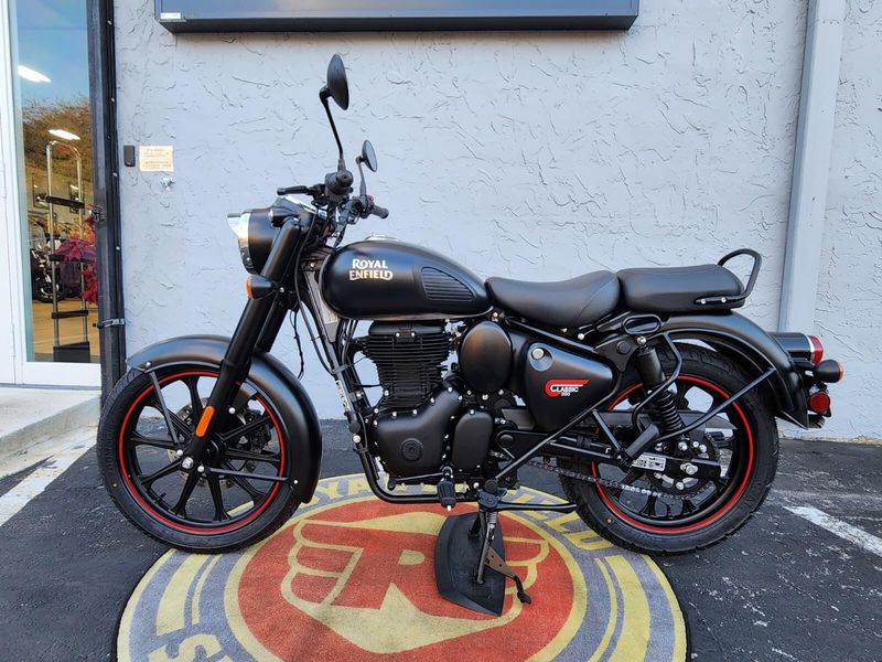 New 2024 Royal Enfield CLASSIC 350 Image 5