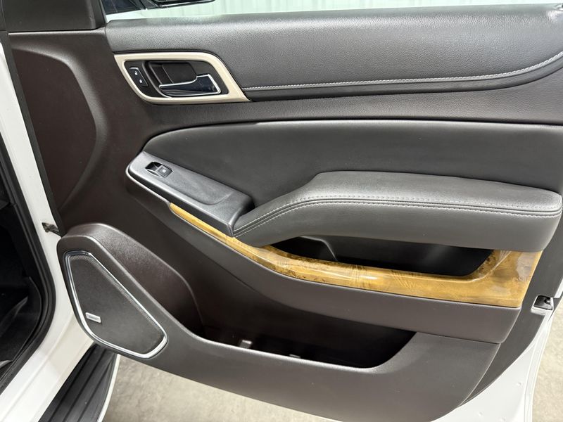 Used 2016 GMC Yukon XL DenaliImage 11