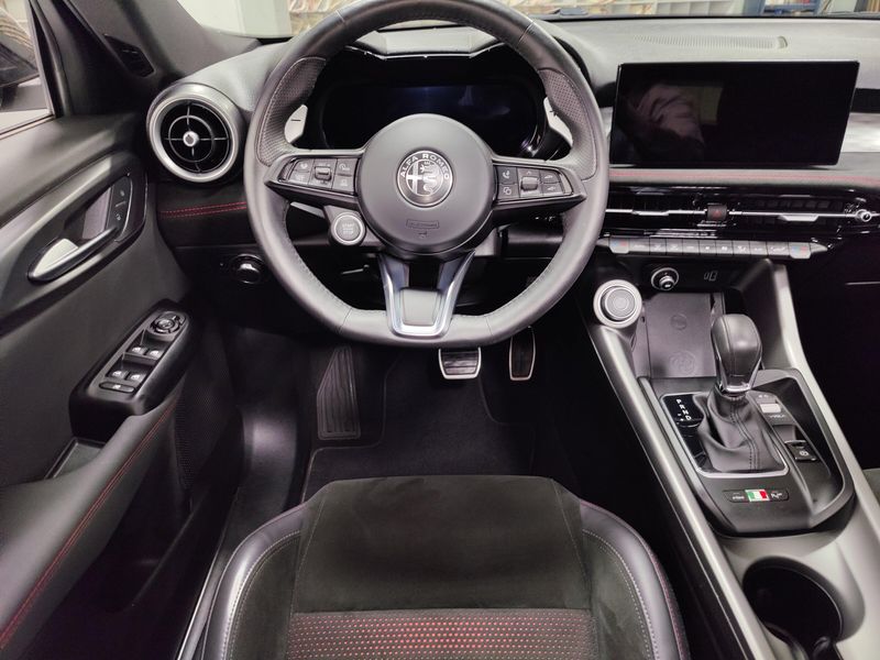 Used 2024 Alfa Romeo Tonale Veloce eAWD w/Sunroof & Activ AsstImage 23