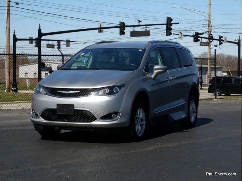 2017 Chrysler Pacifica Touring-L PlusImage 14