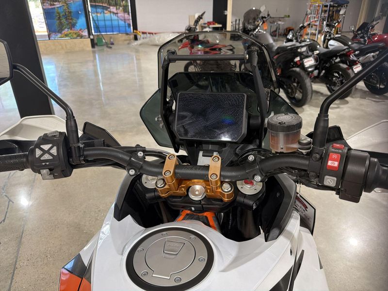Used 2020 KTM 1290 SUPER ADVENTURE R  in a WHITE/ ORANGE exterior color. Victorville Del Amo Motorsports 760-241-7387 delamomotorsportsofvictorville.com 