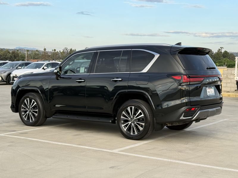 Used 2024 Lexus LX 600 PremiumImage 10