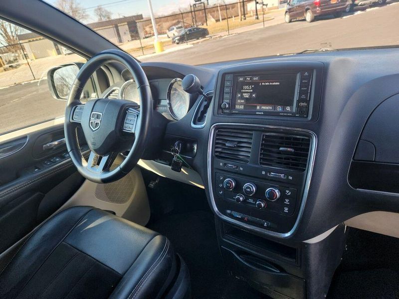 2019 Dodge Grand Caravan SXTImage 25