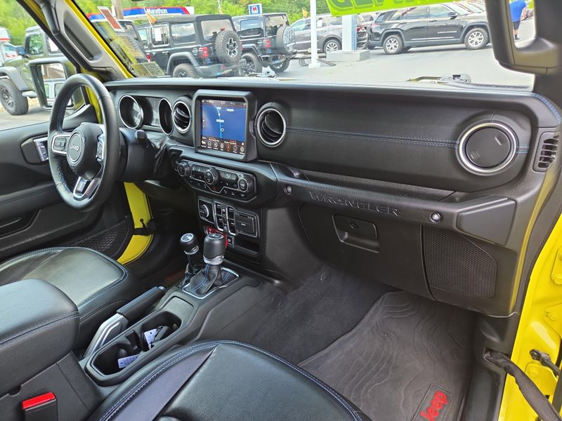 2022 Jeep Wrangler 4xe Unlimited Rubicon photo 17
