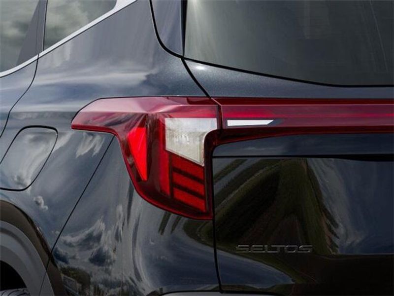 2025 Kia Seltos EXImage 11