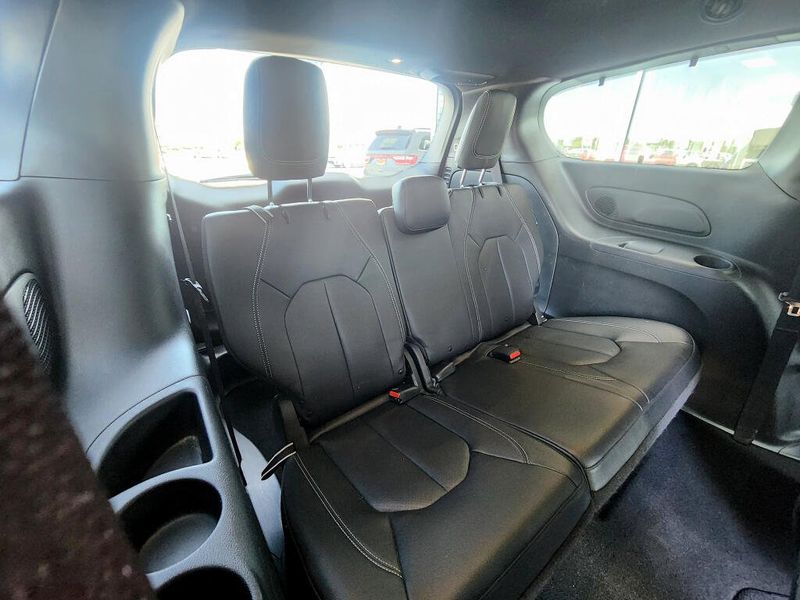 Used 2021 Chrysler Pacifica Touring L S