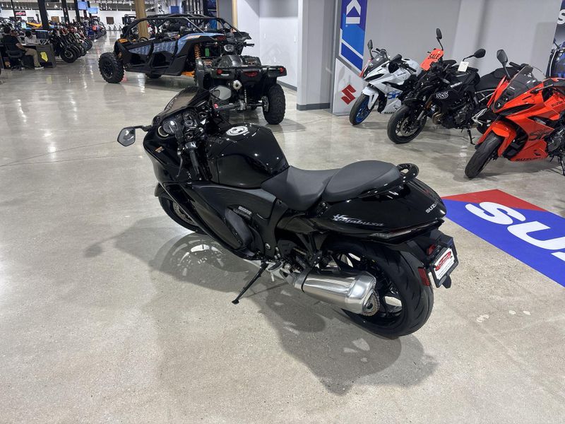 New 2027 Suzuki Hayabusa Image 14