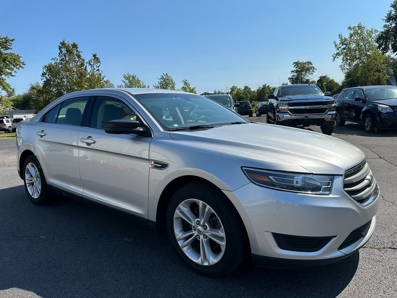 2019 Ford Taurus SEImage 1