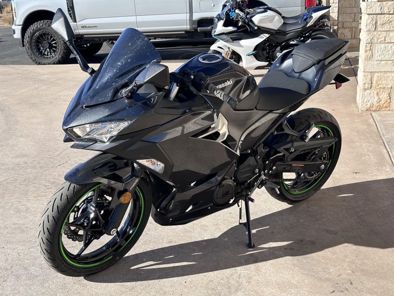 USED 2022 KAWASAKI NINJA 400 ABS Image 8