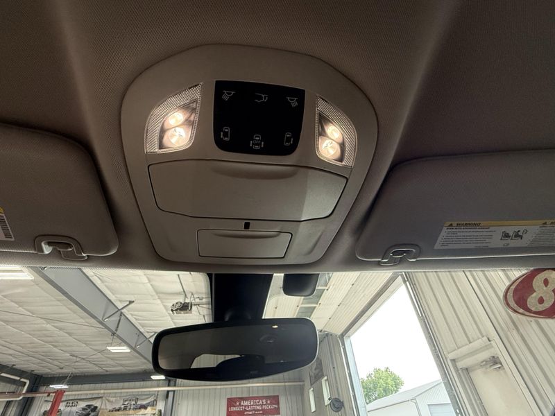 Used 2018 Chrysler Pacifica Touring LImage 21