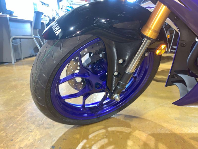 New 2025 Yamaha YZF-R3 ABS Image 10