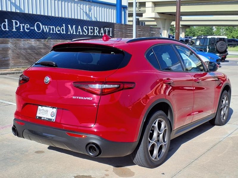 2022 Alfa Romeo Stelvio SprintImage 12