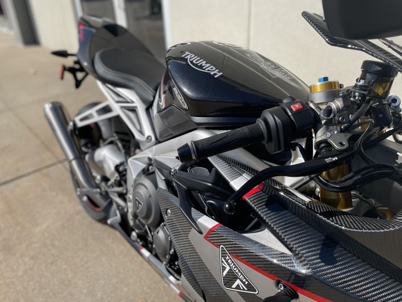 2021 Triumph DAYTONA MOTO 2 Image 10