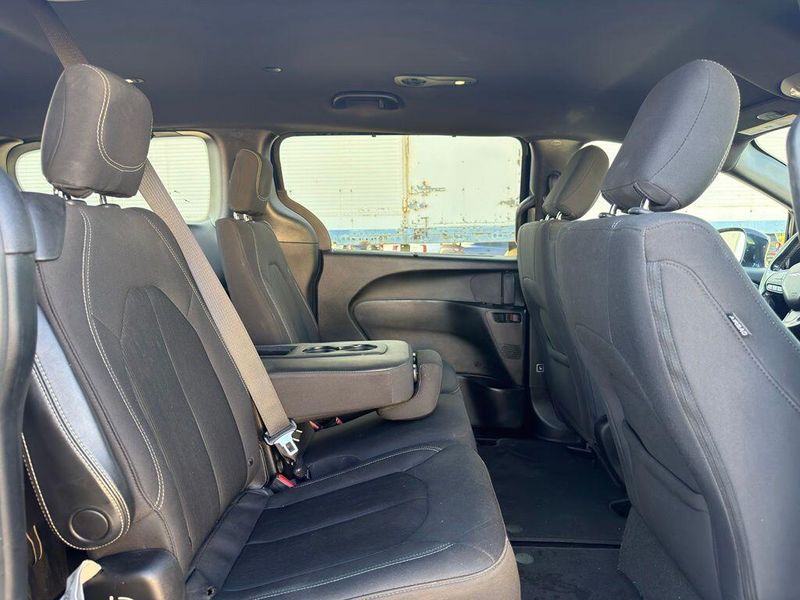 Used 2019 Chrysler Pacifica Touring PlusImage 22
