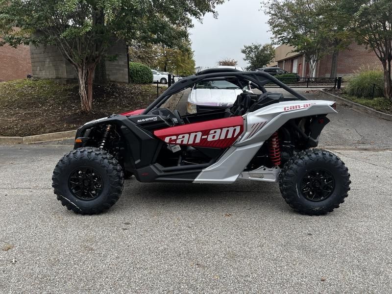 2025 Can-Am MAVERICK X3 DS TURBO FIERY RED AND HYPER SILVER Image 1