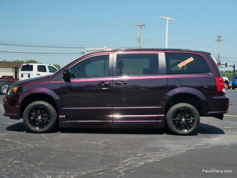 Used 2019 Dodge Grand Caravan SXTImage 24