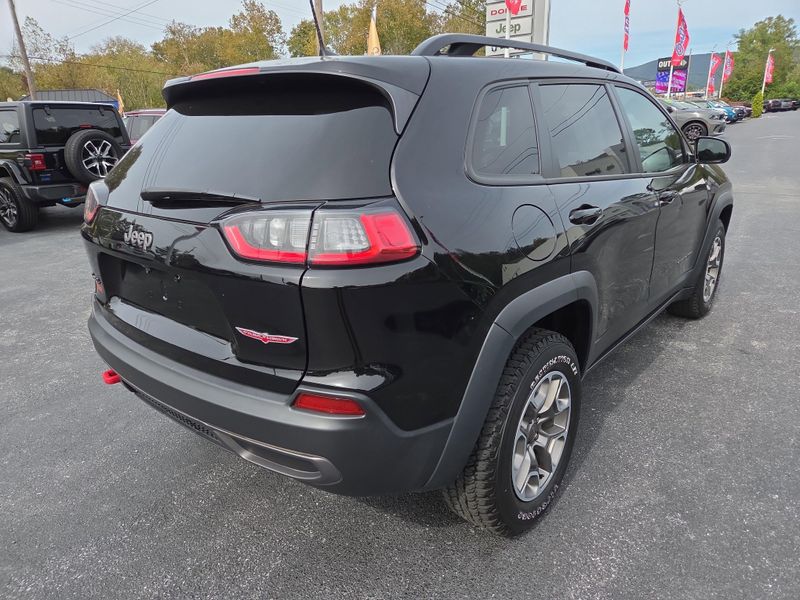 2022 Jeep Cherokee Trailhawk photo 3