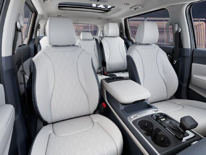 New 2027 Kia Carnival SXImage 16