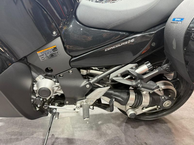 Used 2022 Kawasaki CONCOURS 14 ABS Image 9