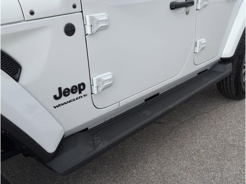 New 2026 Jeep Wrangler 4-door SaharaImage 10