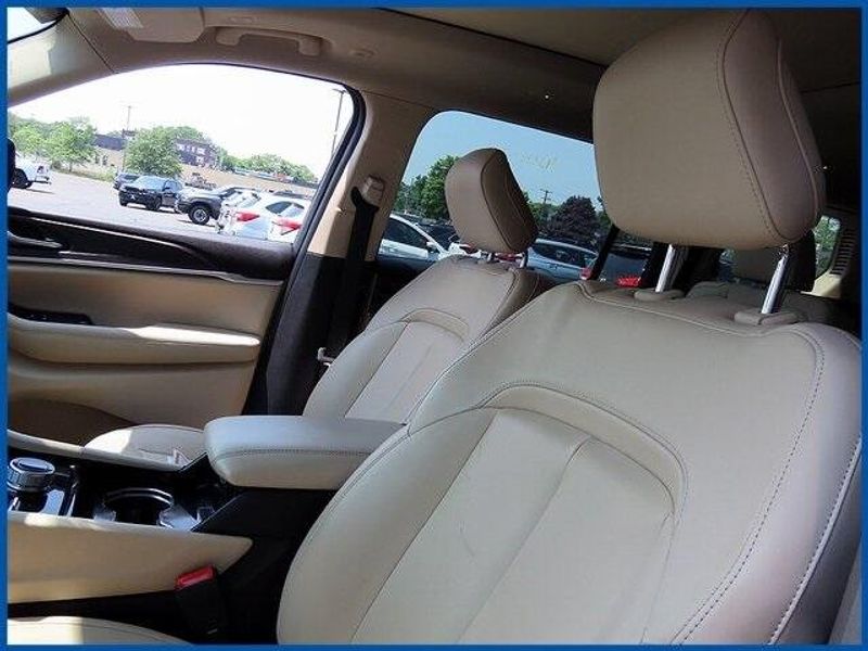 2022 Jeep Grand Cherokee L LimitedImage 14