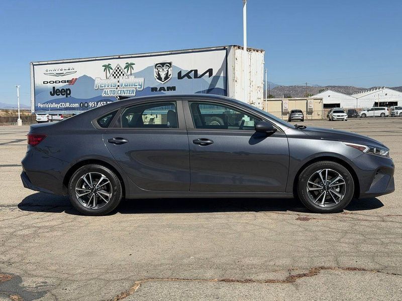 Used 2023 Kia Forte LXSImage 8