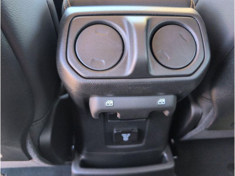 New 2026 Jeep Wrangler 4-door SaharaImage 34