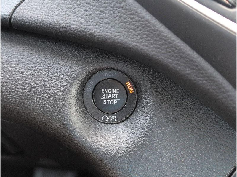2023 Jeep Cherokee Altitude LuxImage 28